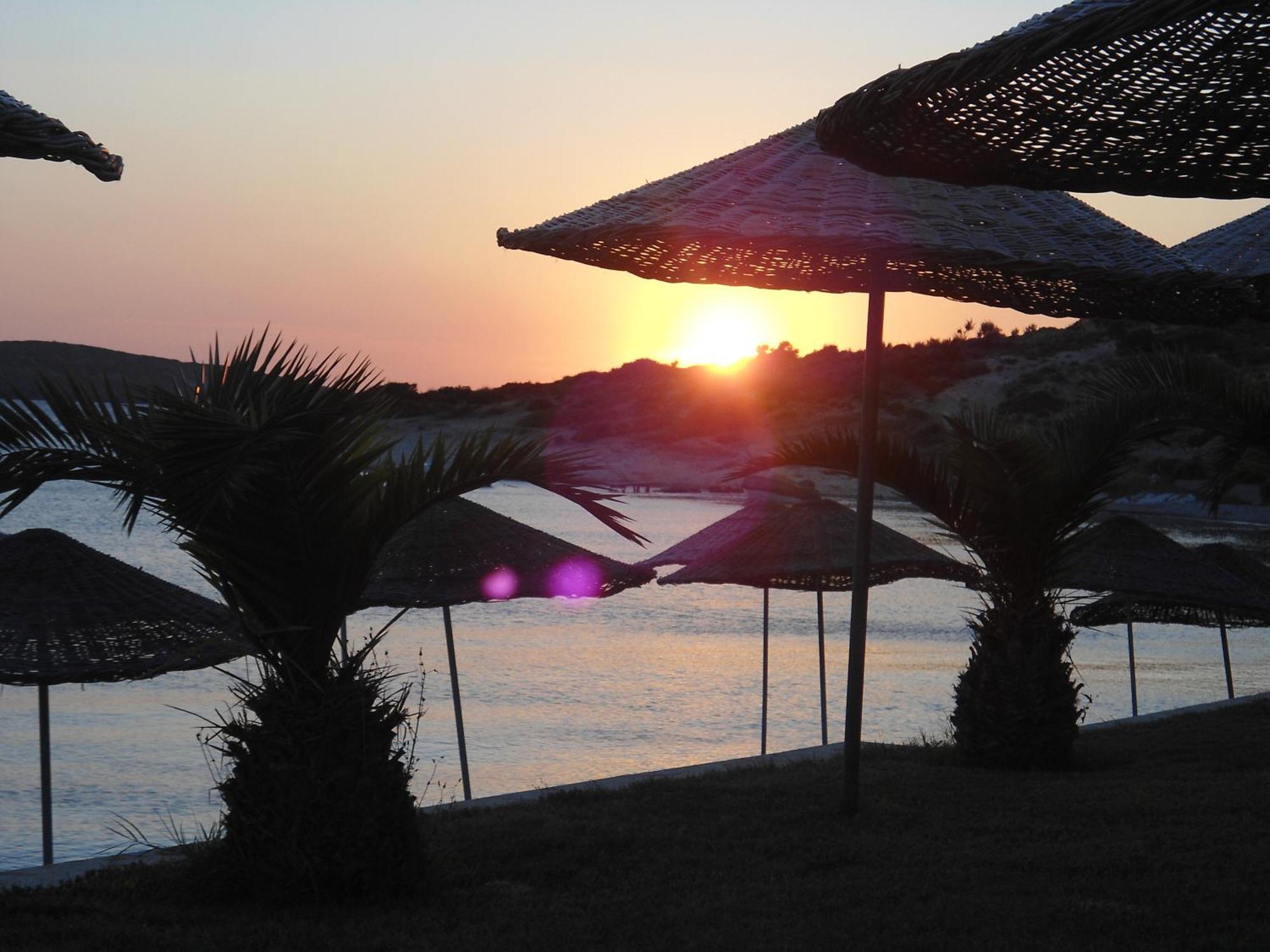 Teras Motel Foça Exterior foto
