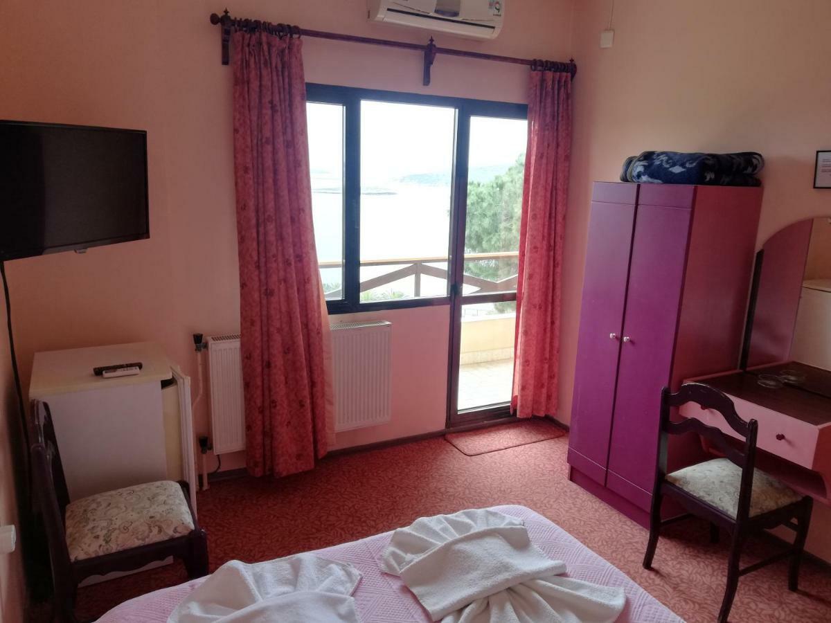 Teras Motel Foça Exterior foto